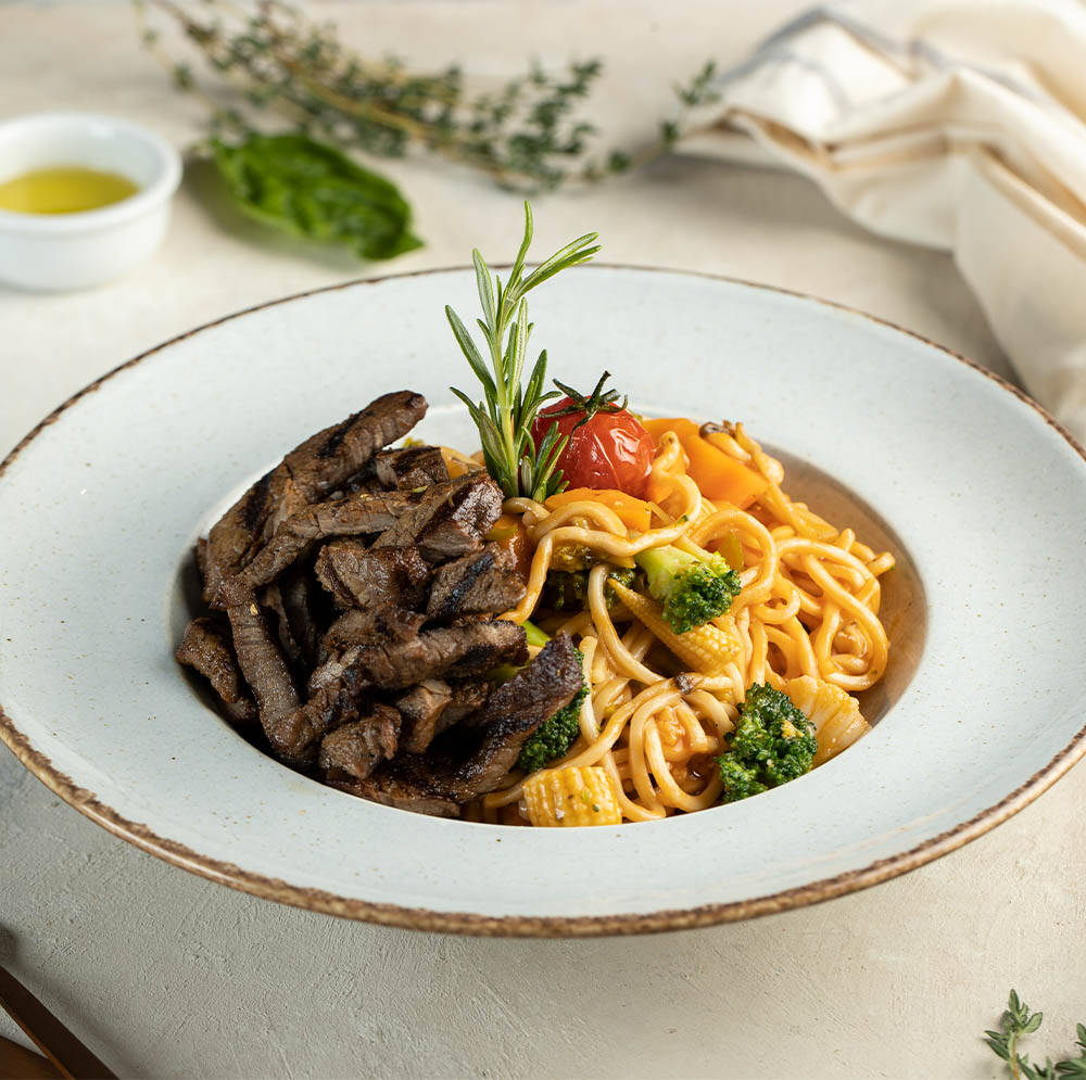 Etli Tatlı Ekşi Soslu Noodle - 1